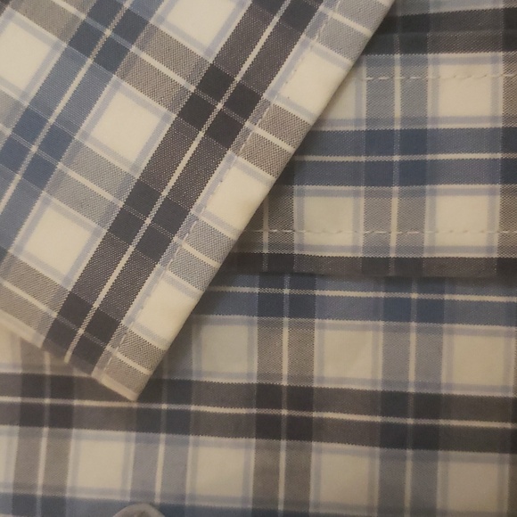 Abercrombie and Fitch Med. men's blue & white plaid long sleeve button down 👕 - Picture 9 of 11